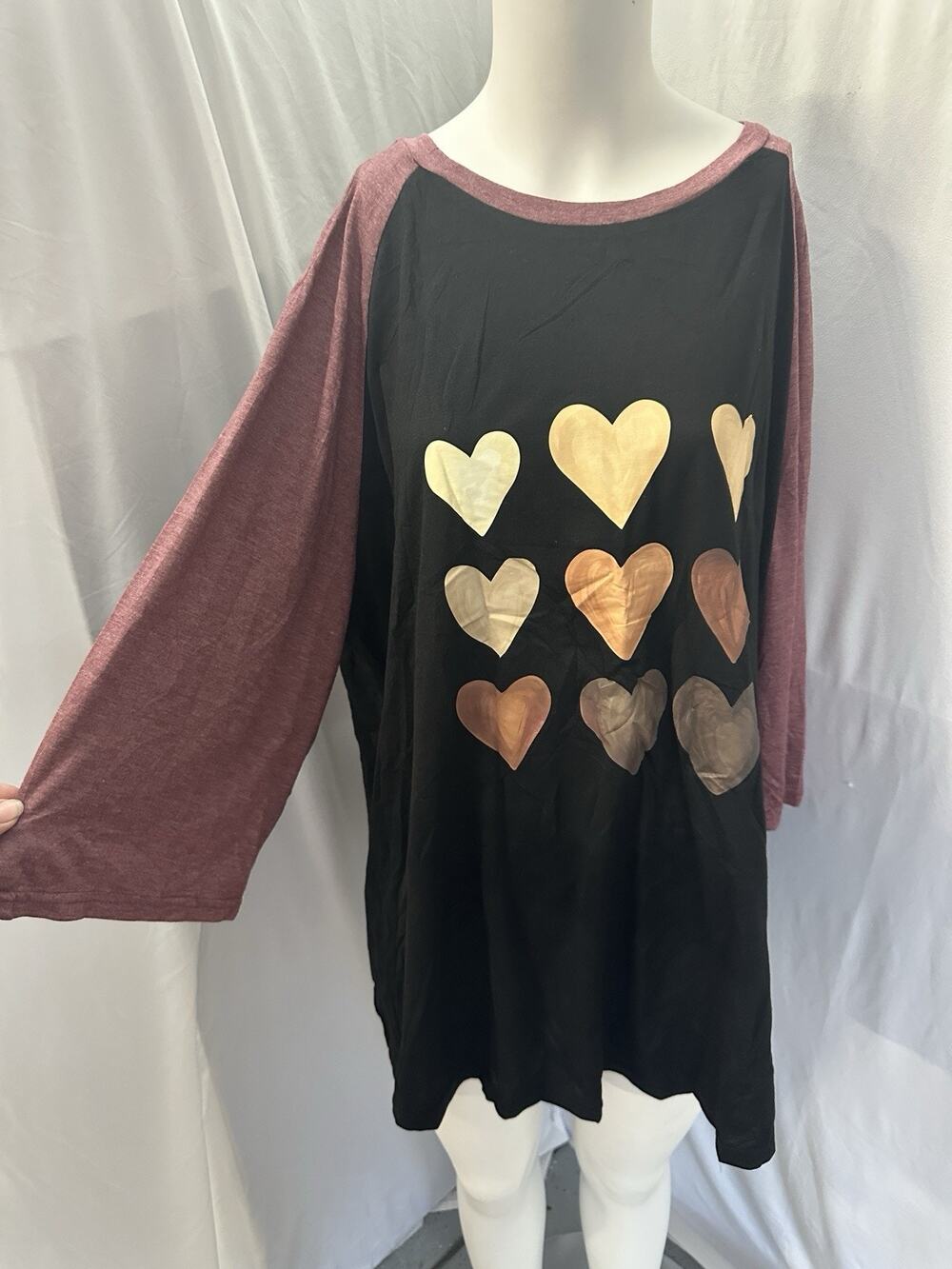 Womens TShirt Size 4XL WITH HARTS 100% Polyester